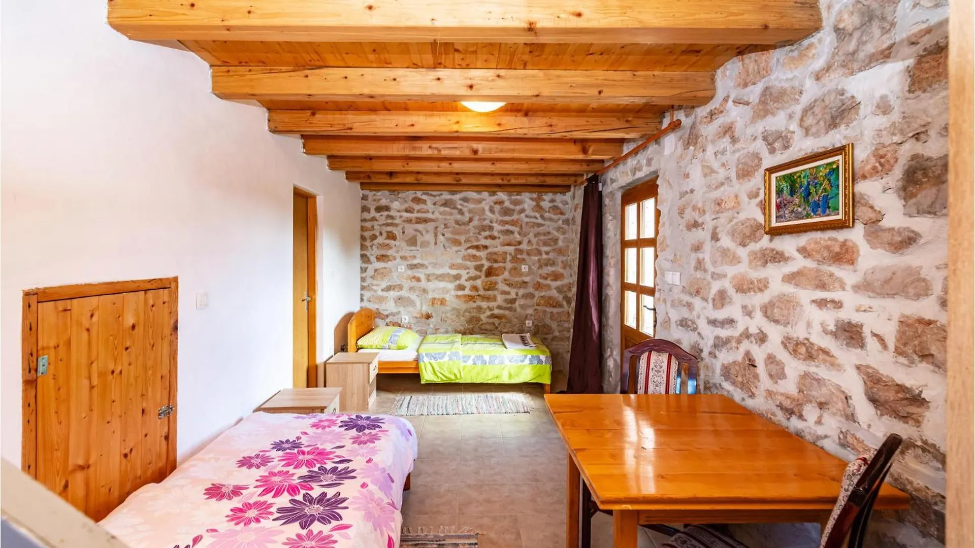 Сasa de vacaciones 4 Bedroom Nice Home In Lisane Tinjske